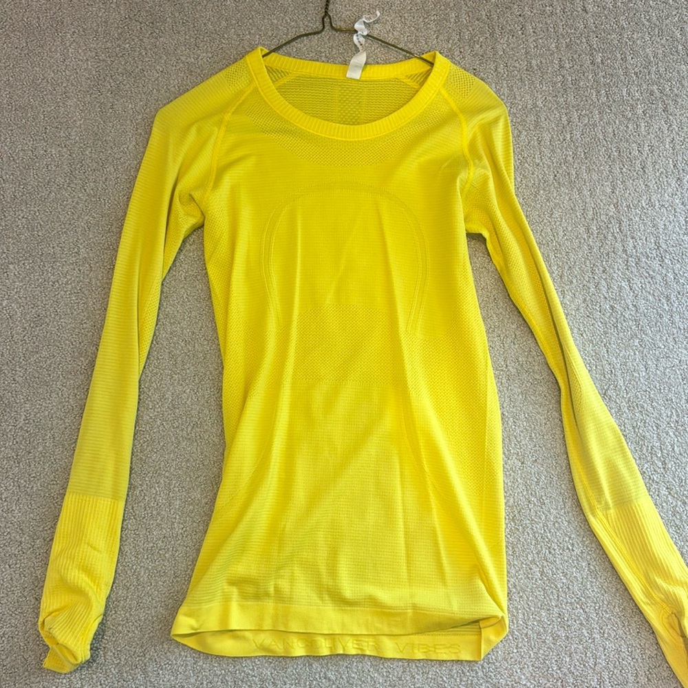Lululemon seawheeze yellow top